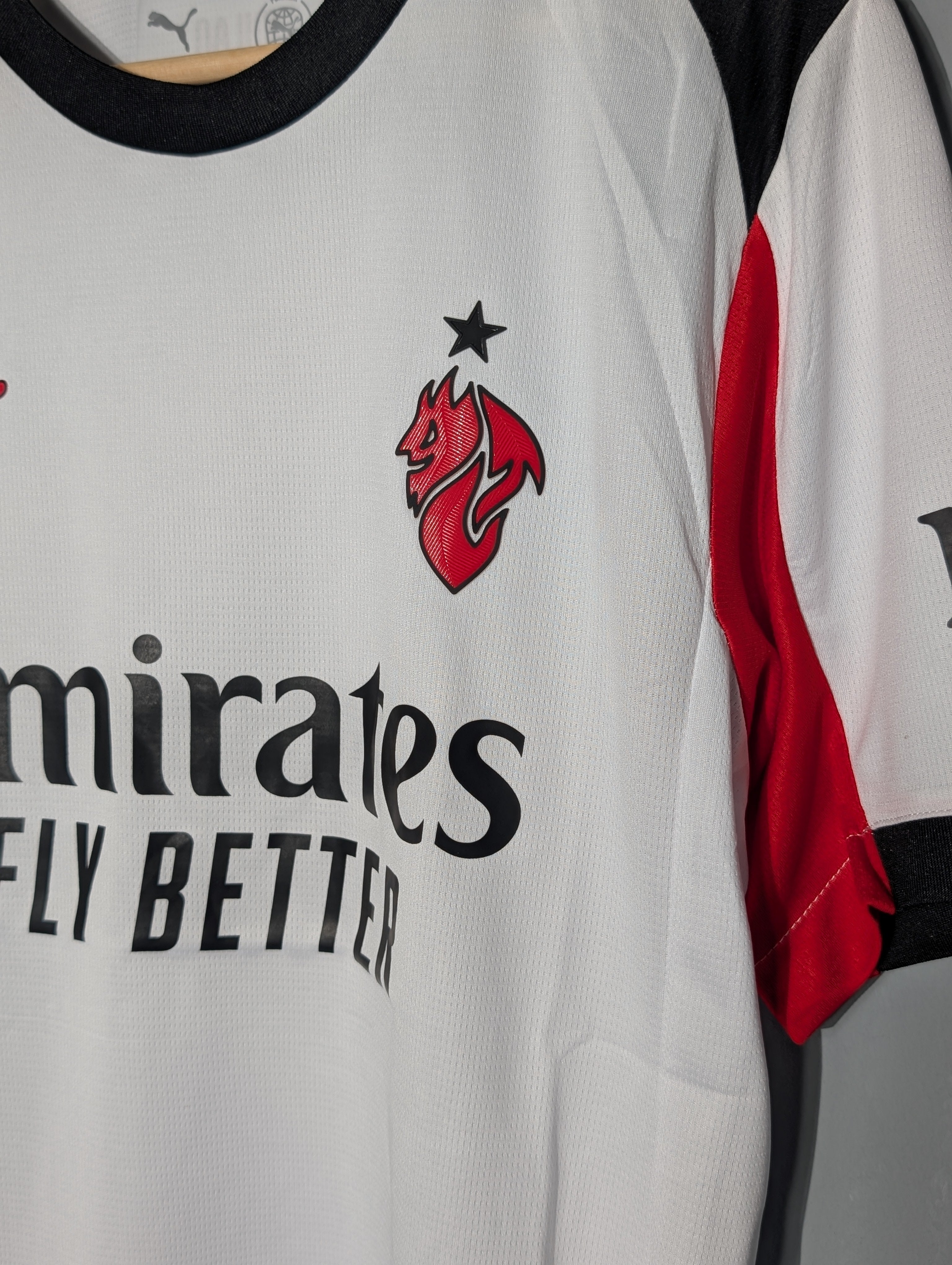 AC Milan Away 25-26 Fan