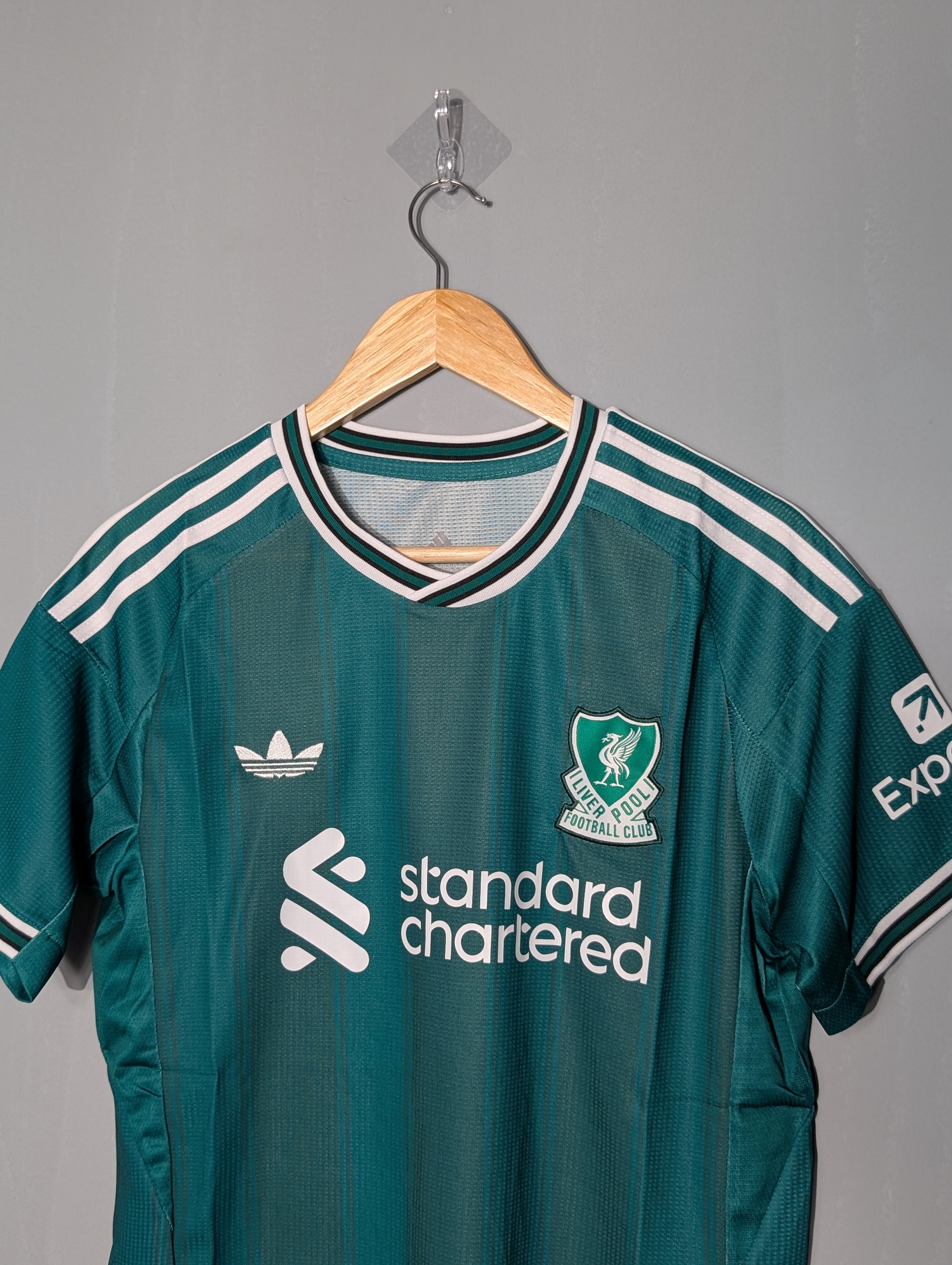 Liverpool Away 25-26 Fan