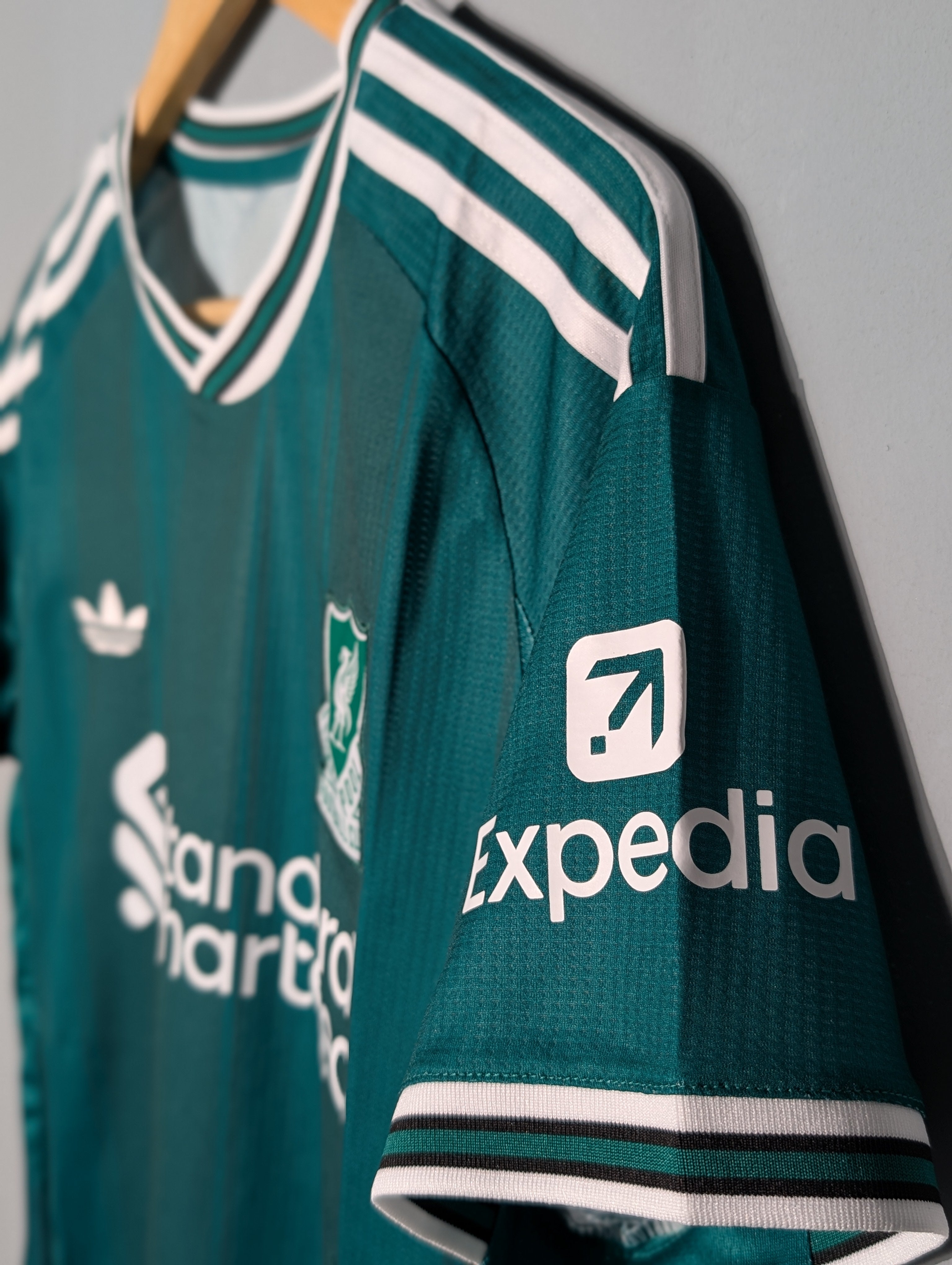 Liverpool Away 25-26 Fan