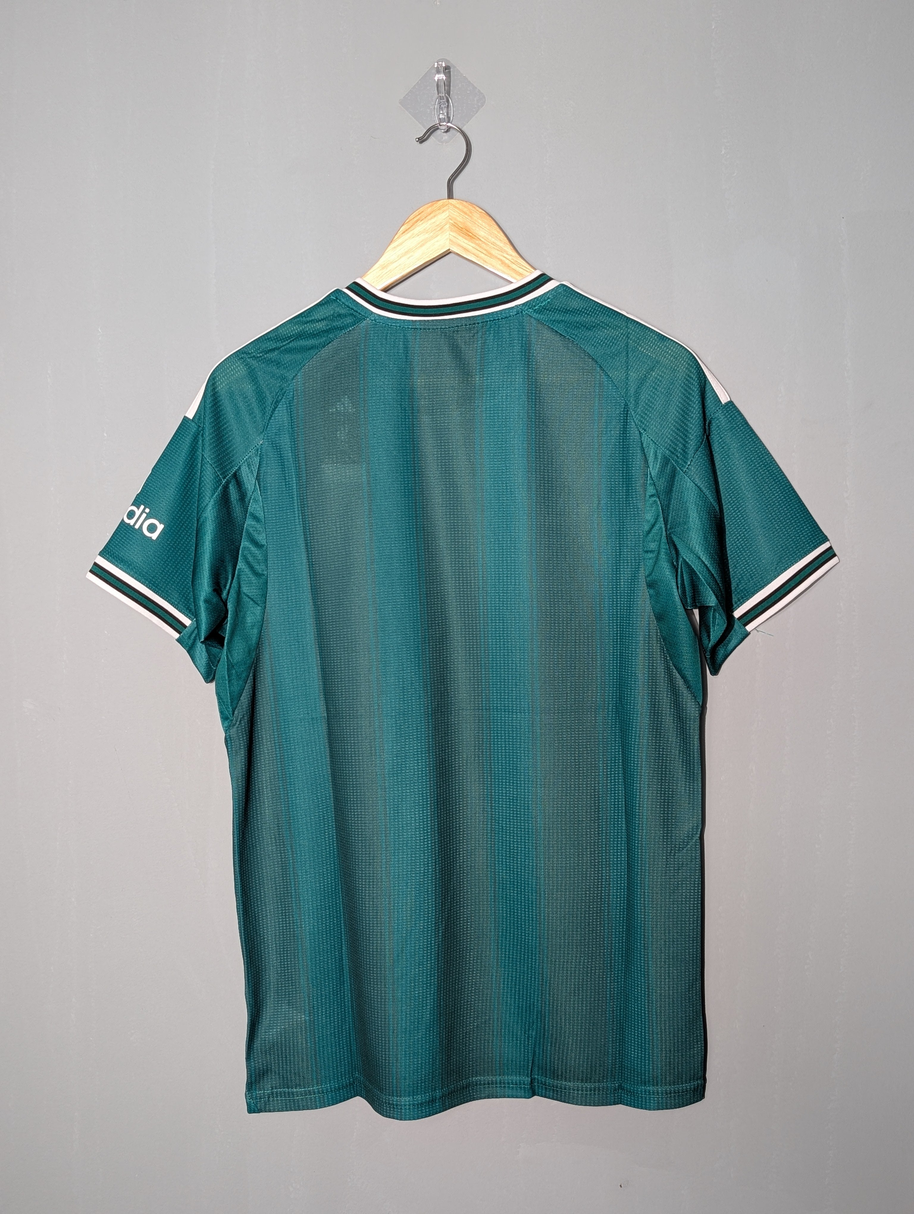 Liverpool Away 25-26 Fan