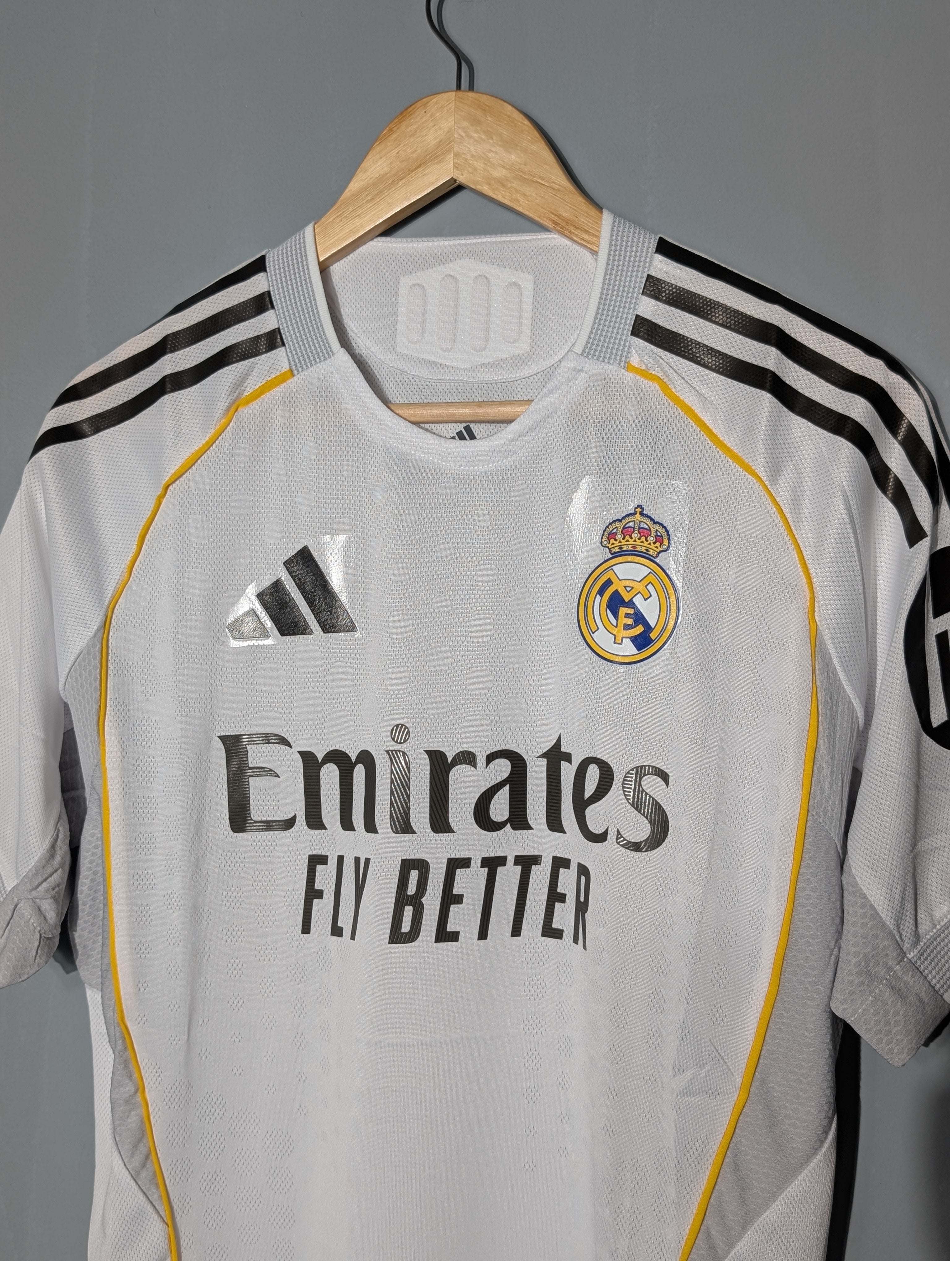 Real Madrid Home 25-26 Player