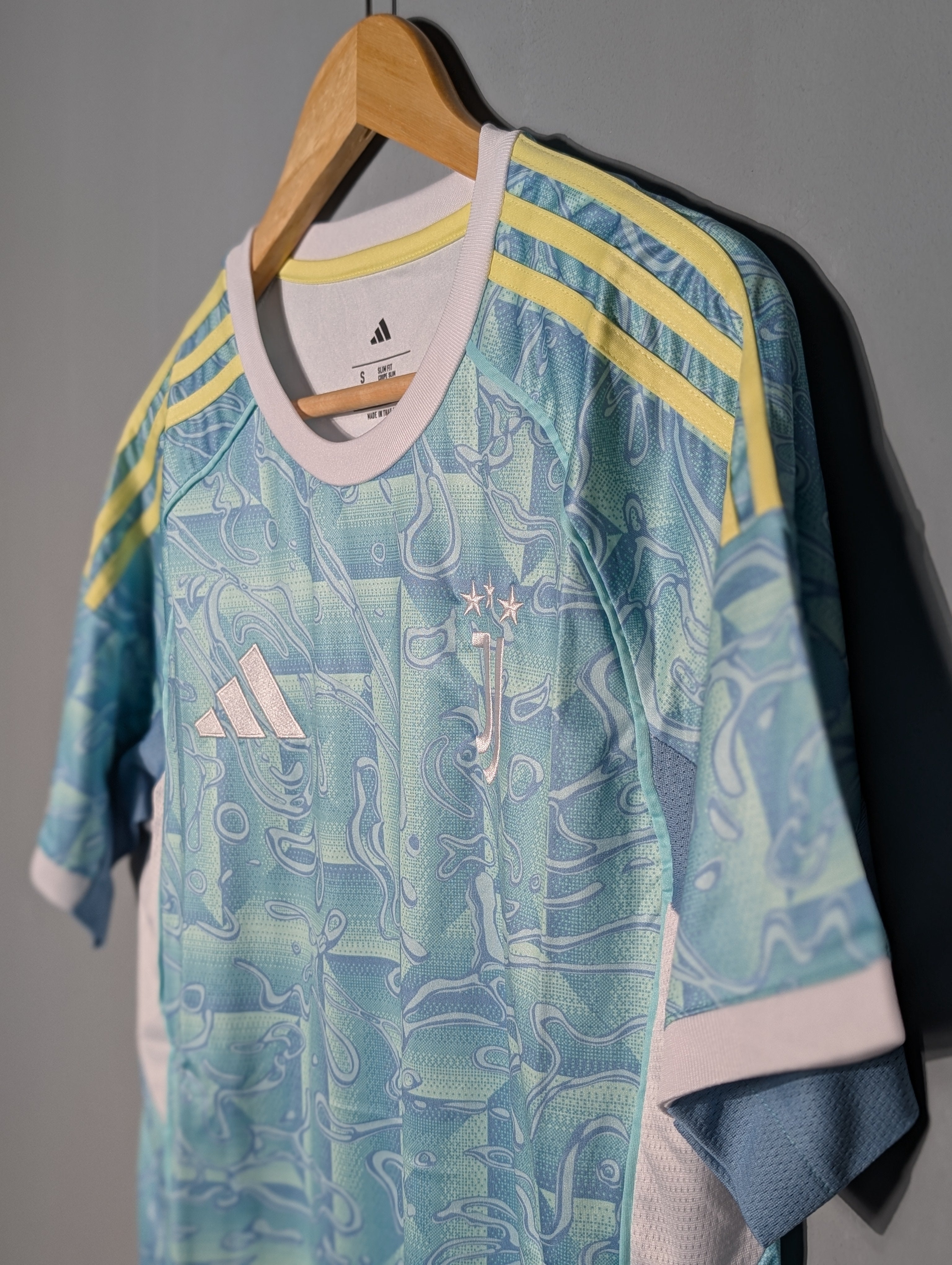 Juventus Away 25-26 Fan