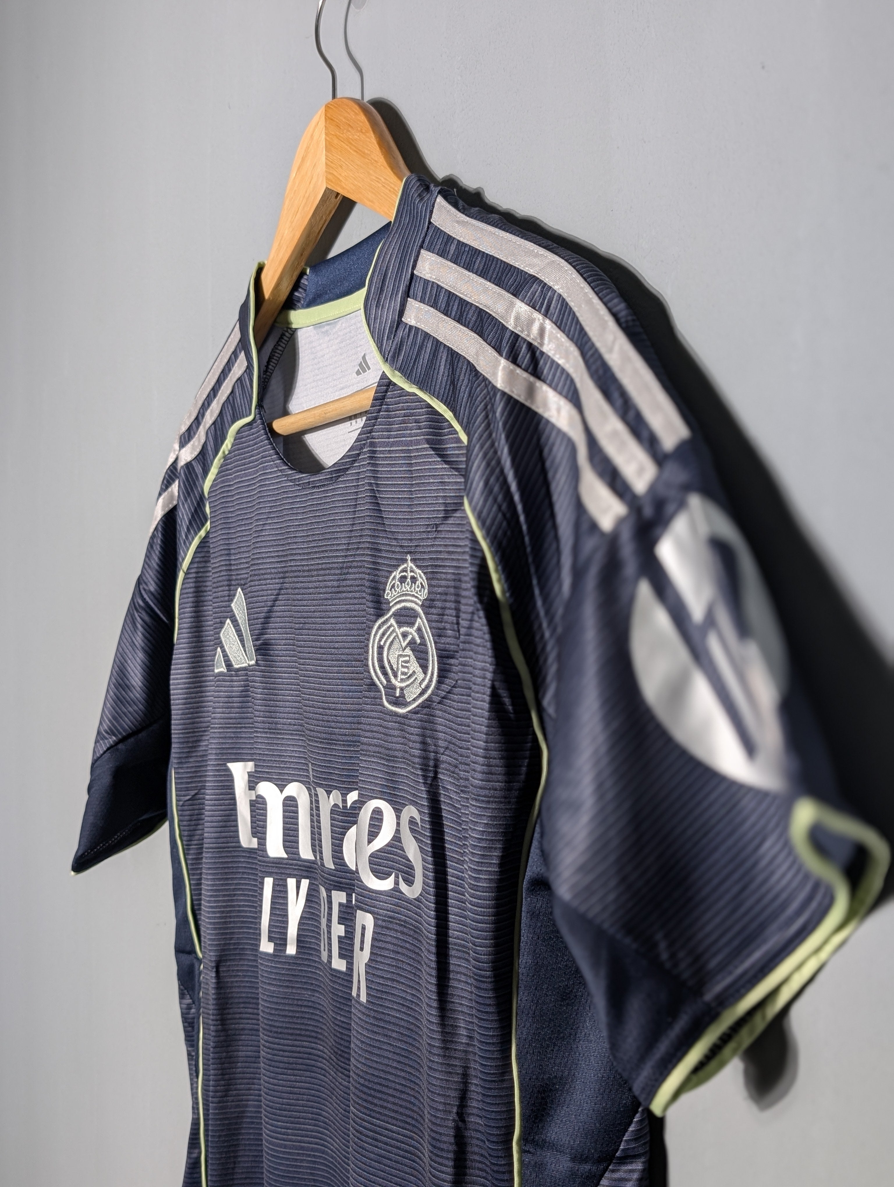 Real Madrid Away 25-26 Fan