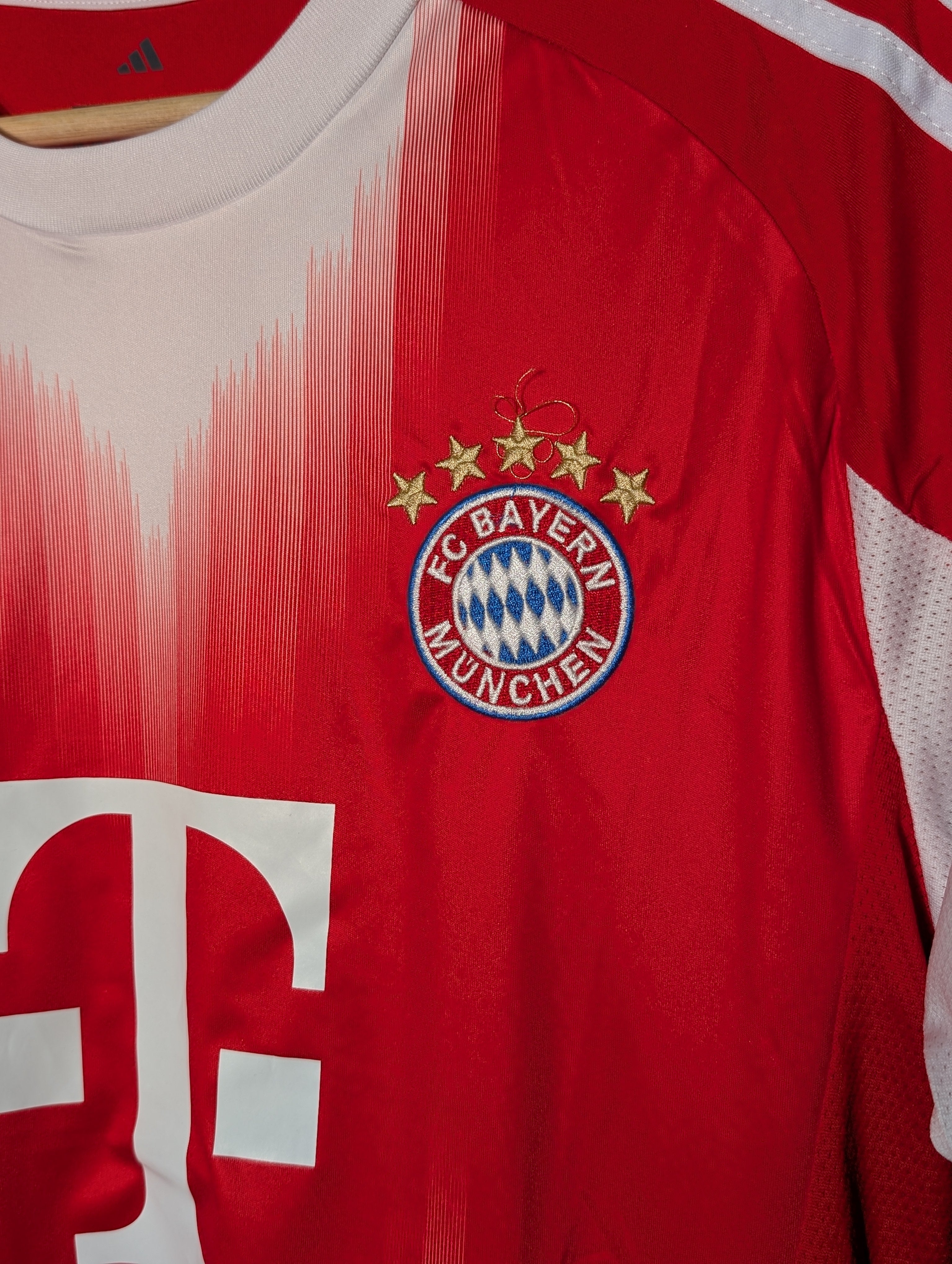 FC Bayern Home Fan Edition Jersey 2025/26