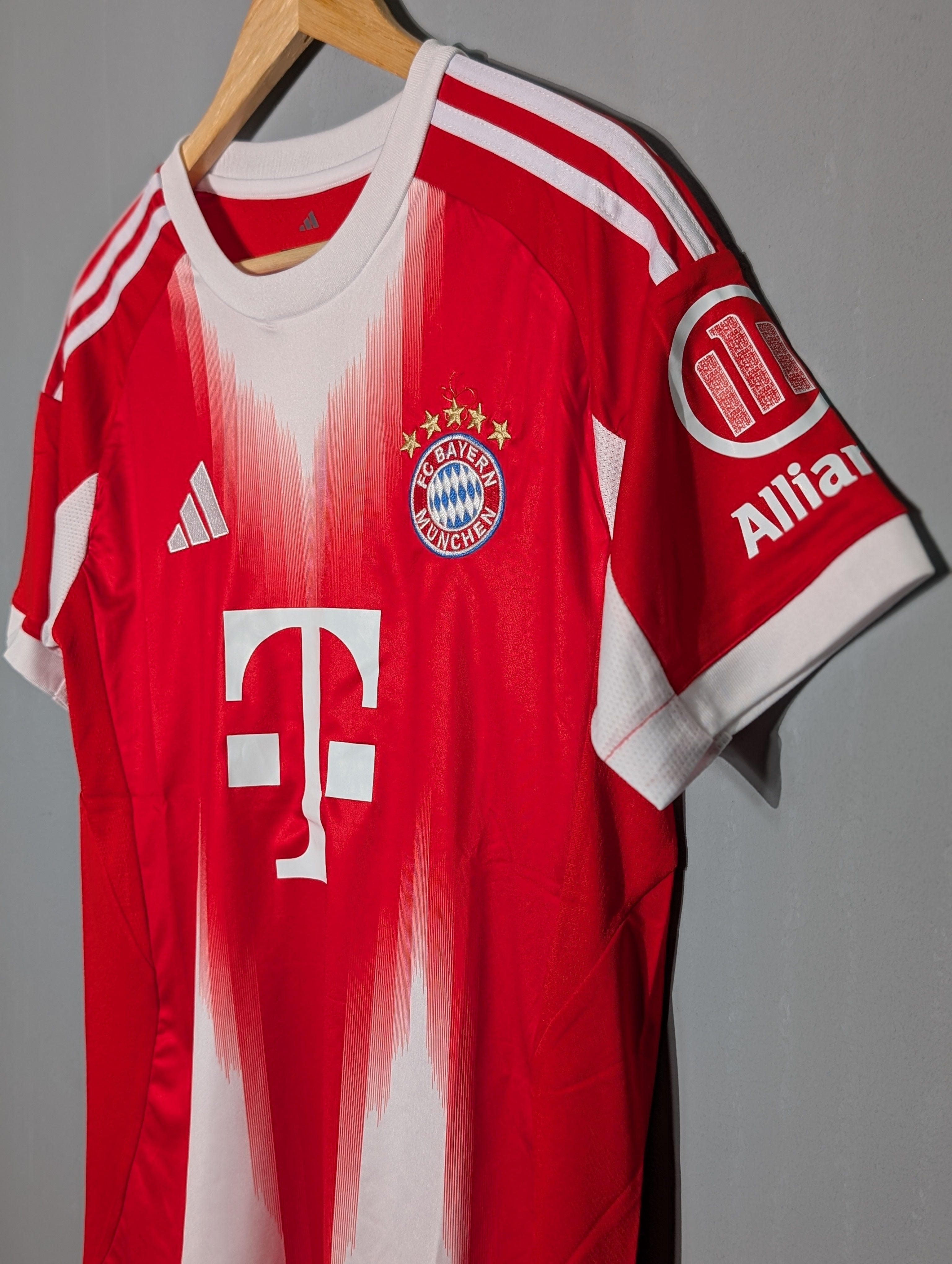 FC Bayern Home Fan Edition Jersey 2025/26