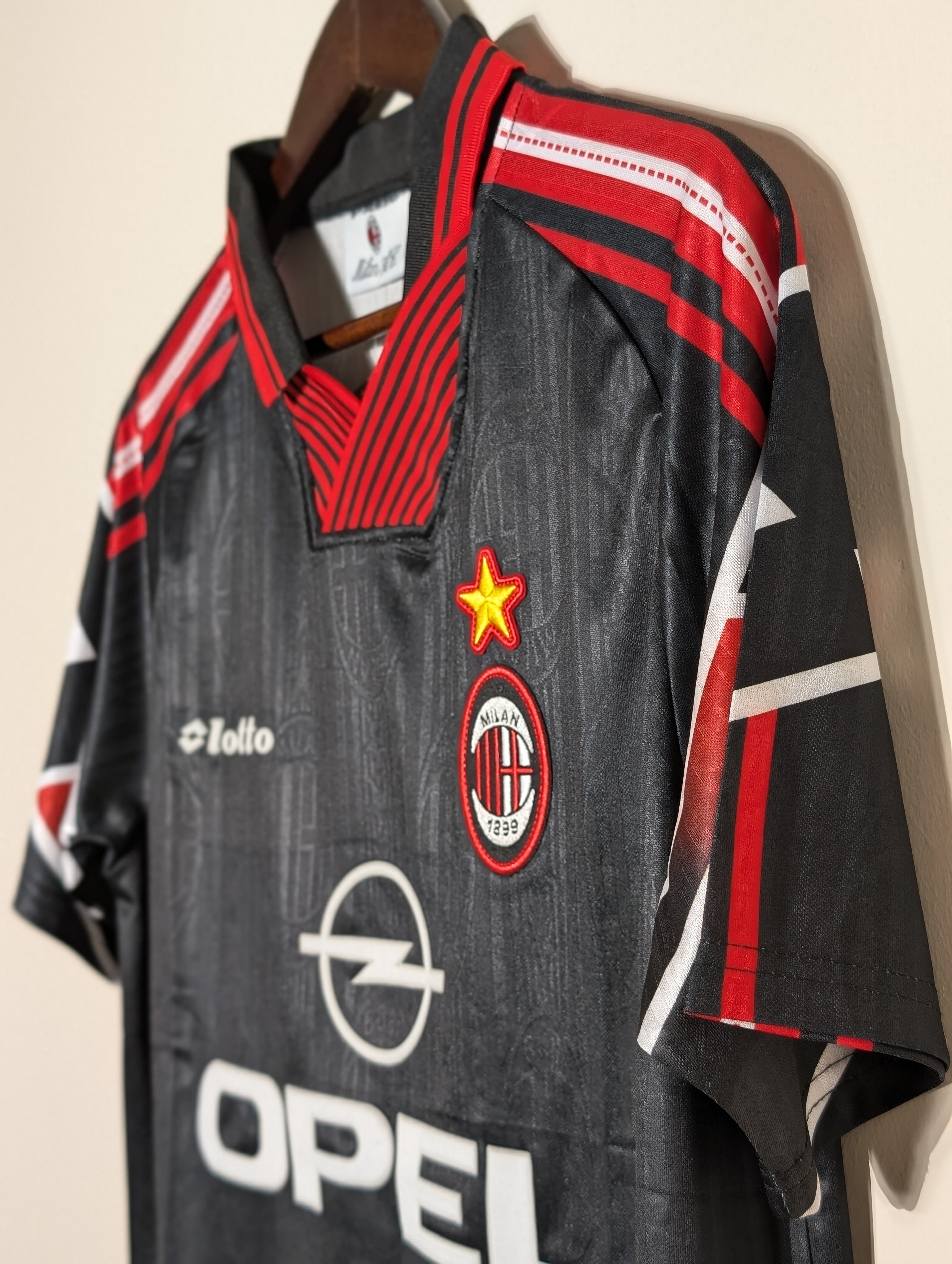 AC Milan 1997/98 Away Retro kit