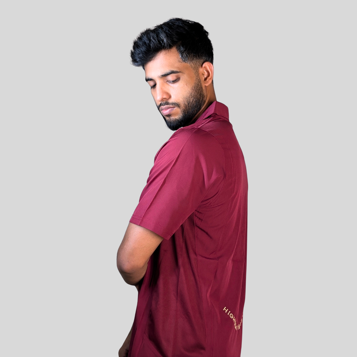 Arsenal Highbury 1913–2006 Retro Jersey (Maroon Edition), worn by model 2 | BYSPORTS