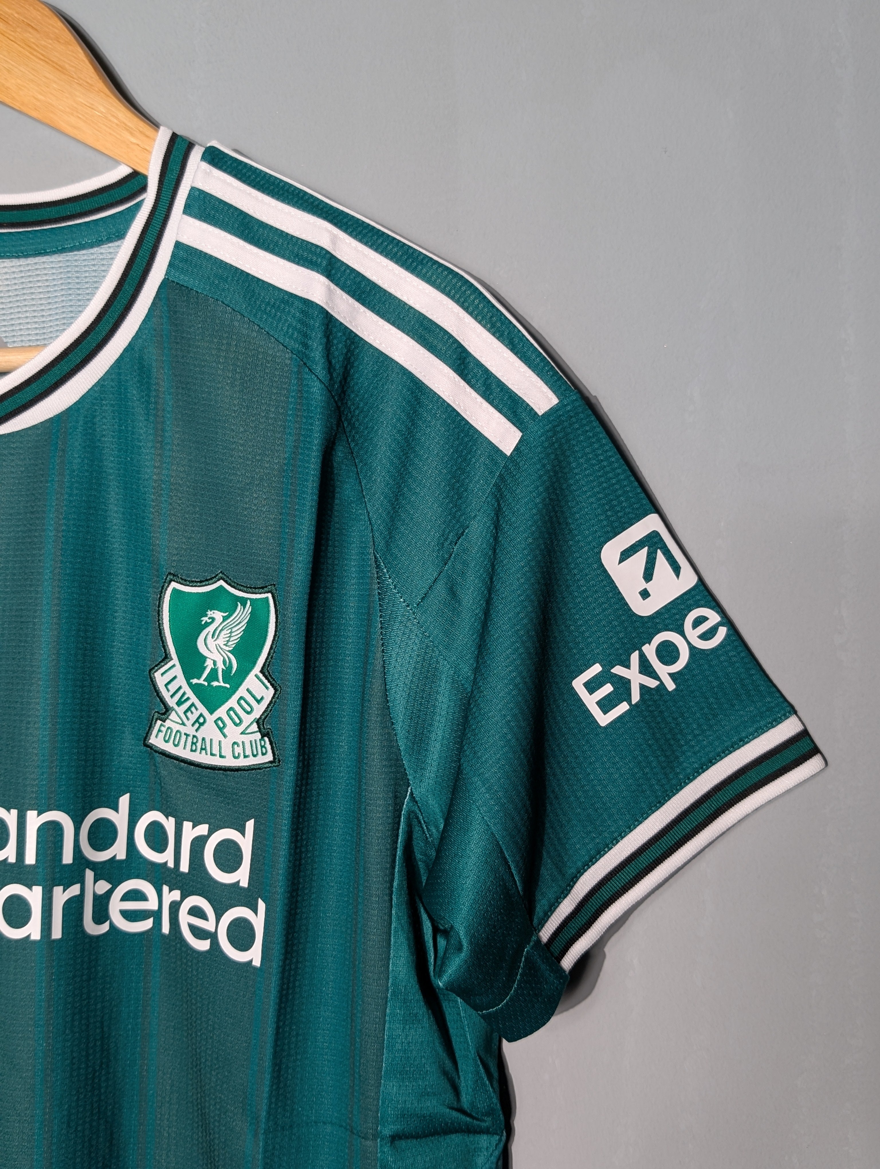 Liverpool Away 25-26 Fan
