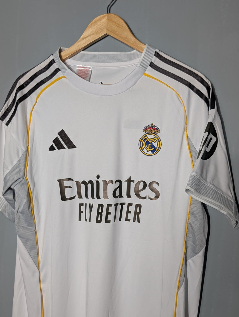 Real Madrid Home 25-26 Fan