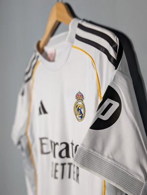 Real Madrid Home 25-26 Fan