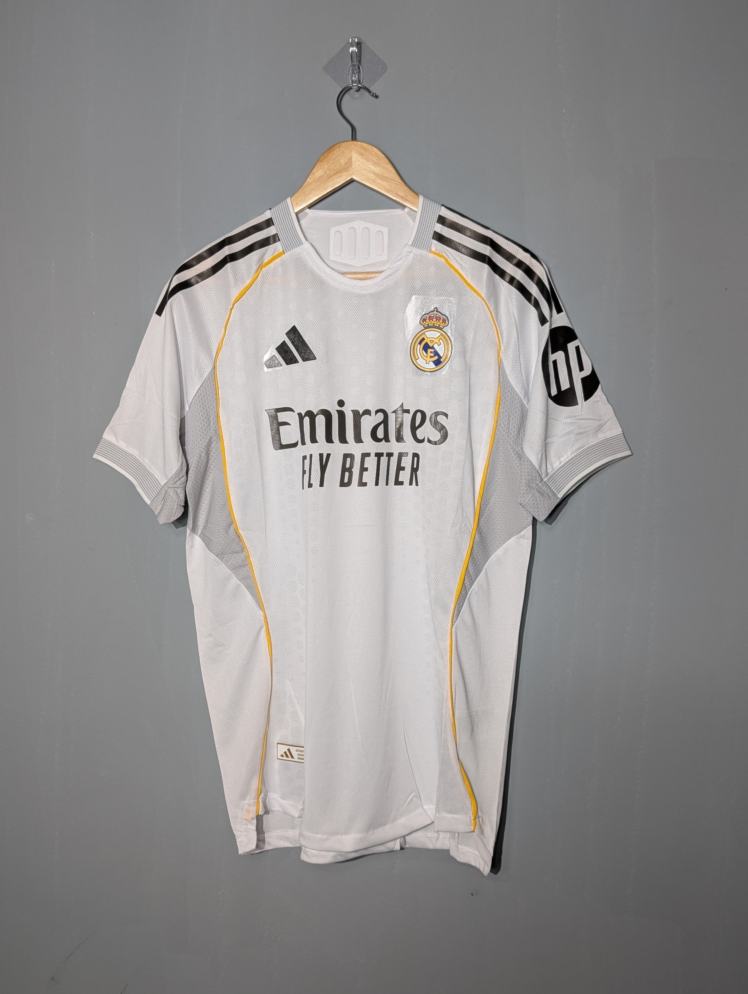 Real Madrid Home 25-26 Player
