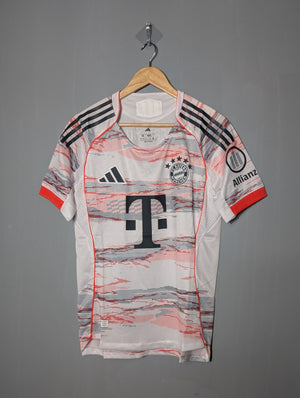 FC Bayern Away Fan Edition Jersey 2025/26