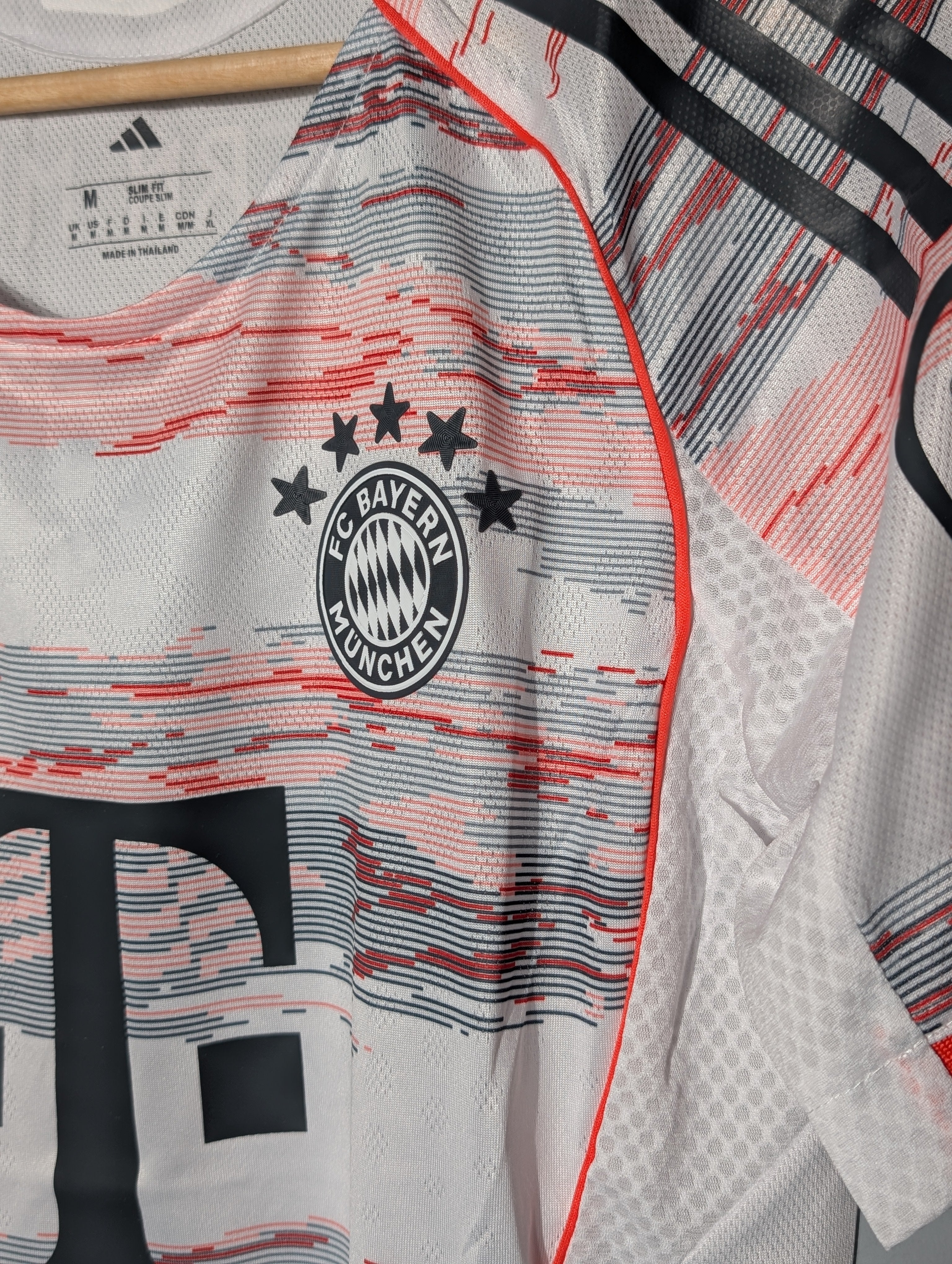 FC Bayern Away Fan Edition Jersey 2025/26