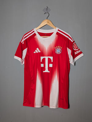 FC Bayern Home Fan Edition Jersey 2025/26