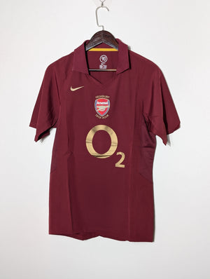 Arsenal 2005/06 Home Retro kit