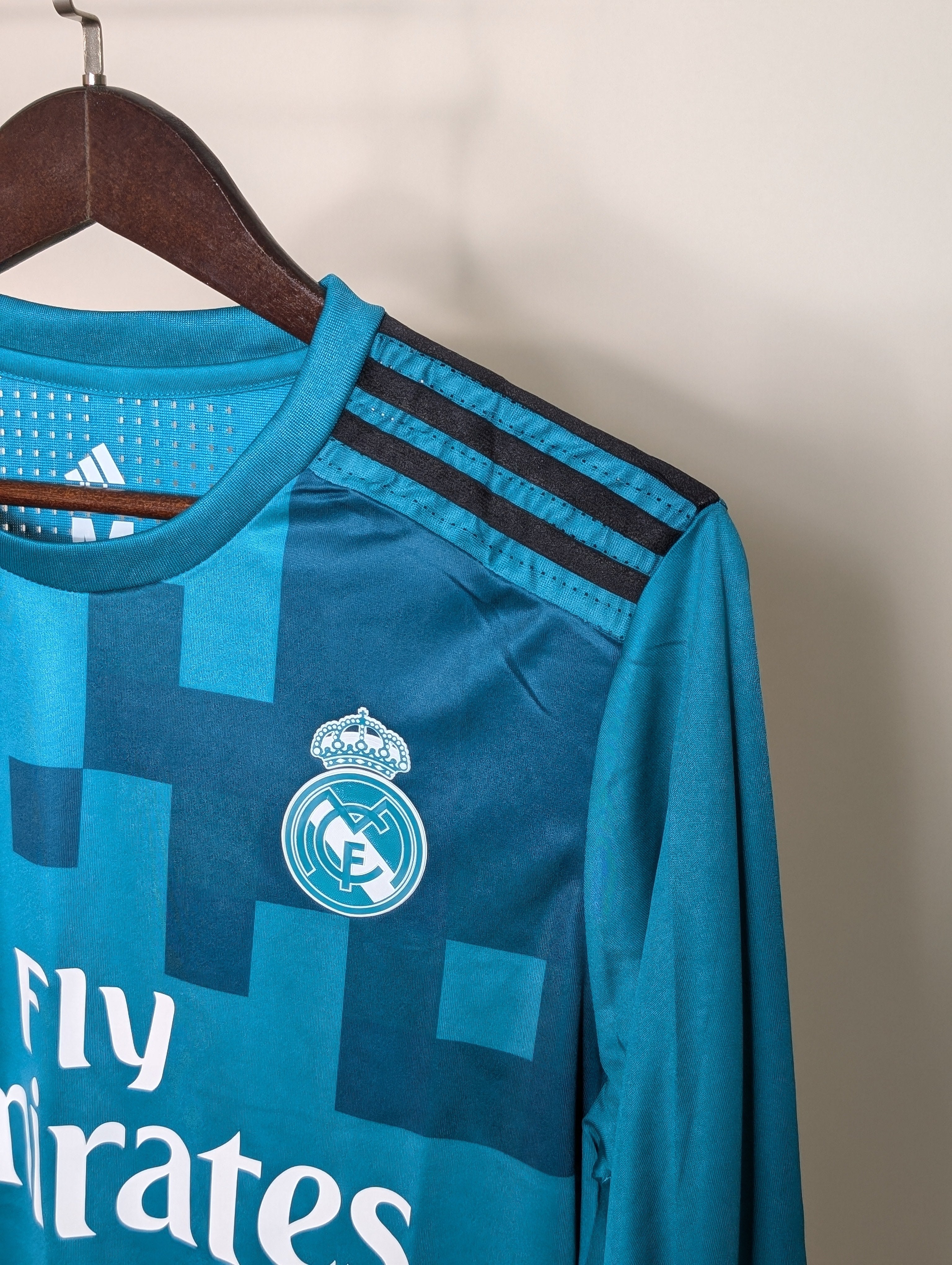 Real Madrid 2017/18 Away Retro Jersey