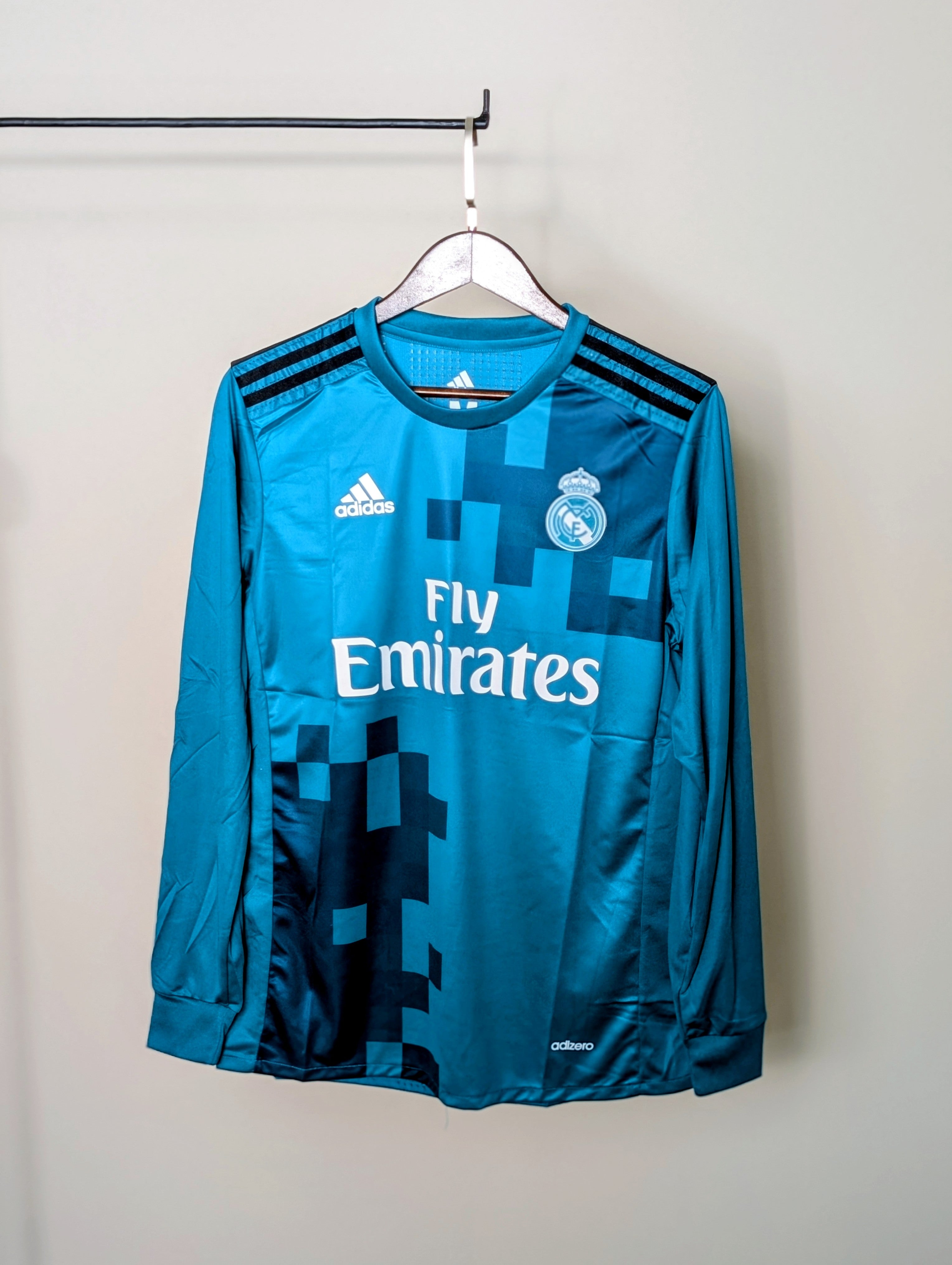 Real Madrid 2017/18 Away Retro Jersey