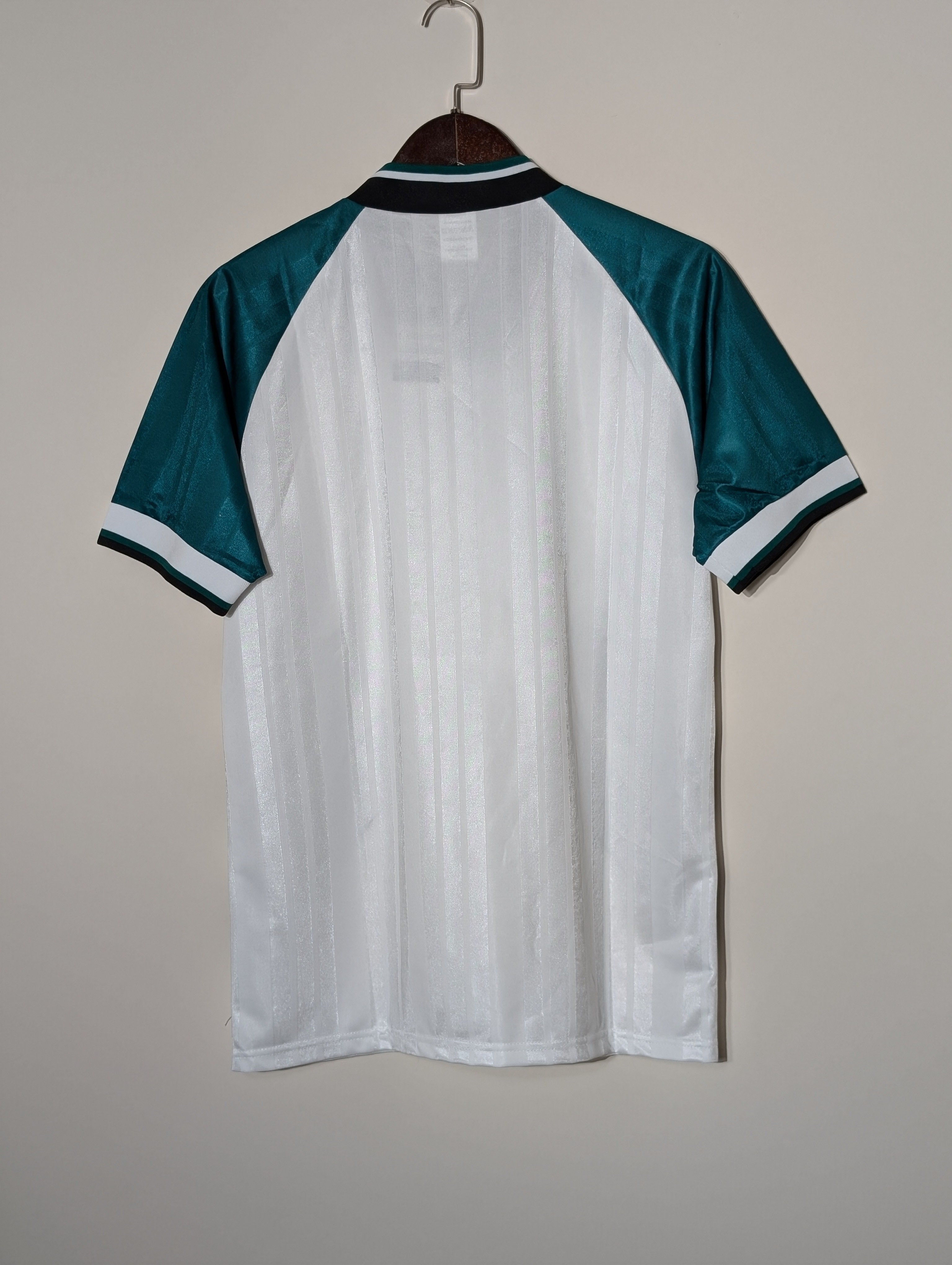Liverpool 1993/94 Retro Kit