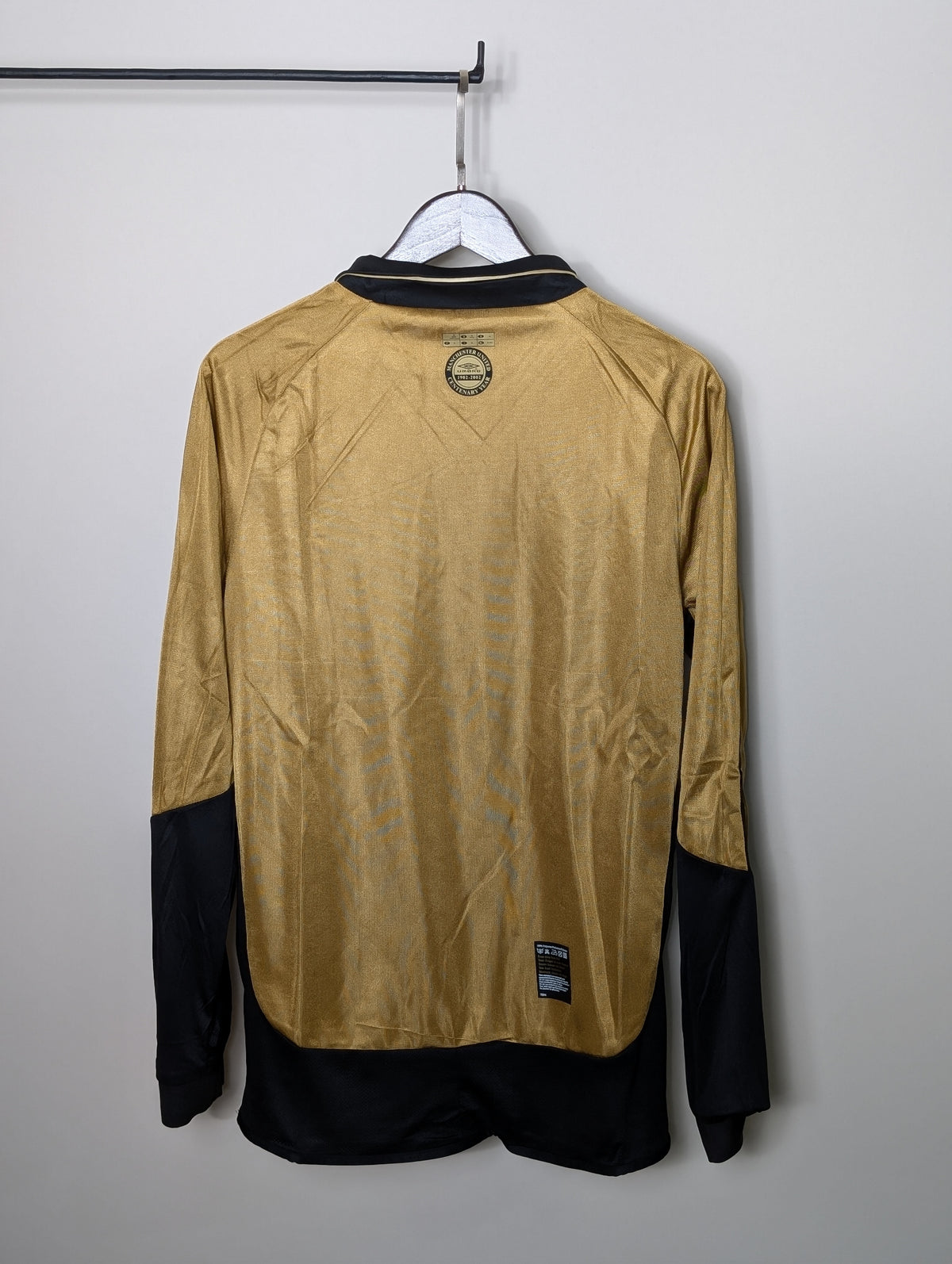 Manchester United 2001/02 Retro Jersey (Double Sided, Full Sleeve), full view from another angle | BYSPORTS