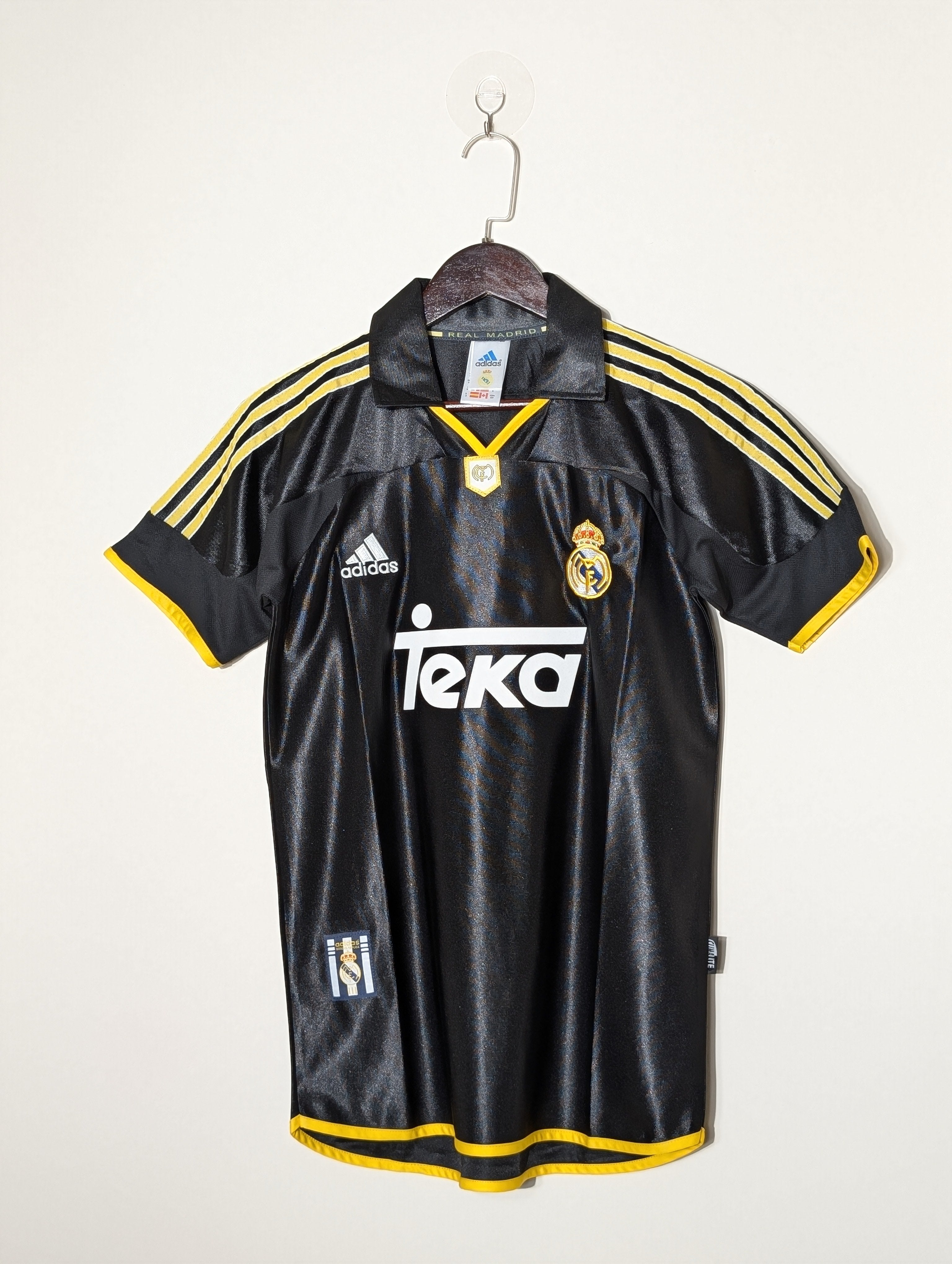 Real Madrid 1999/2000 Away Retro Kit