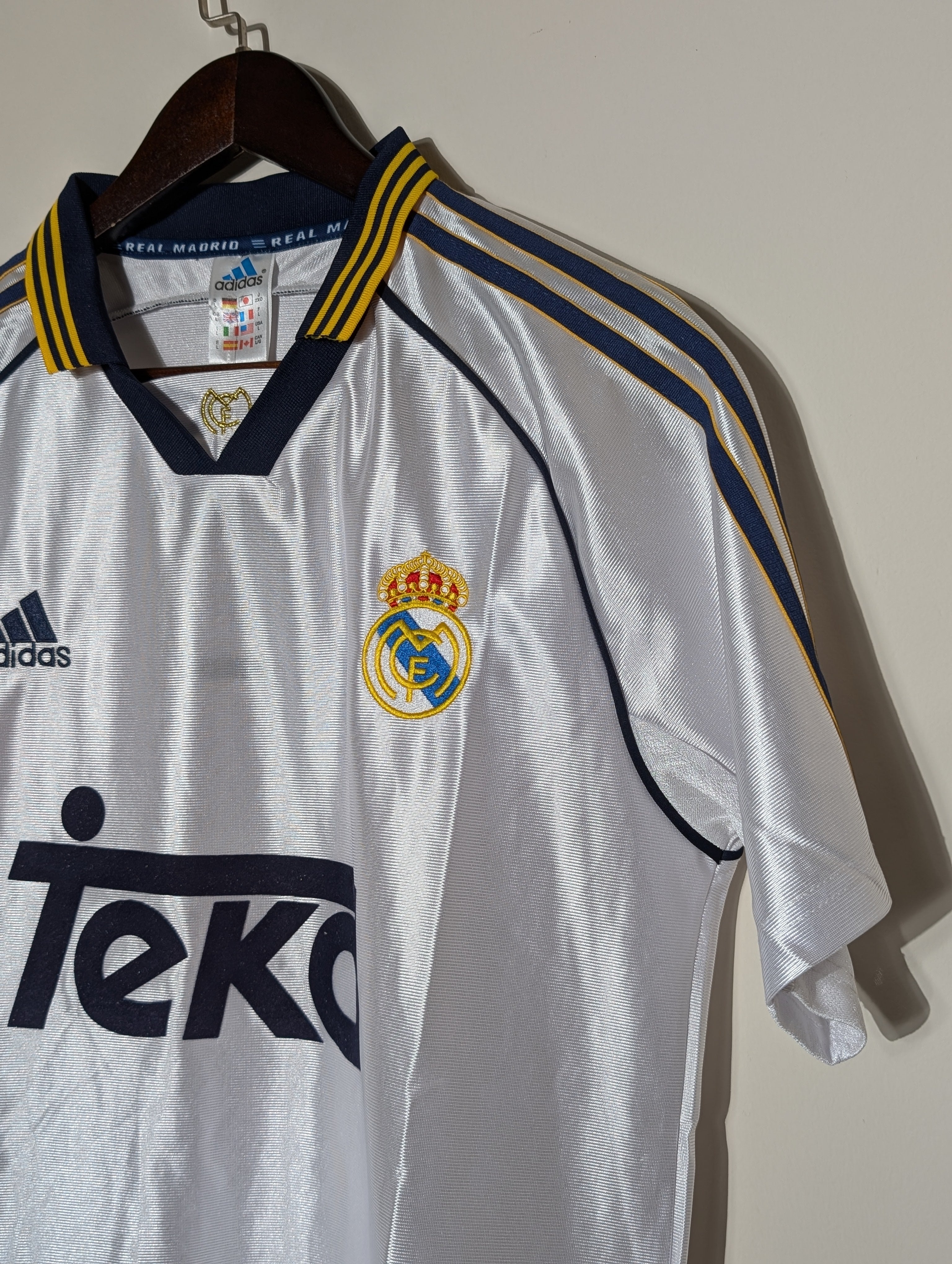 Real Madrid 1999/2000 Home Retro kit