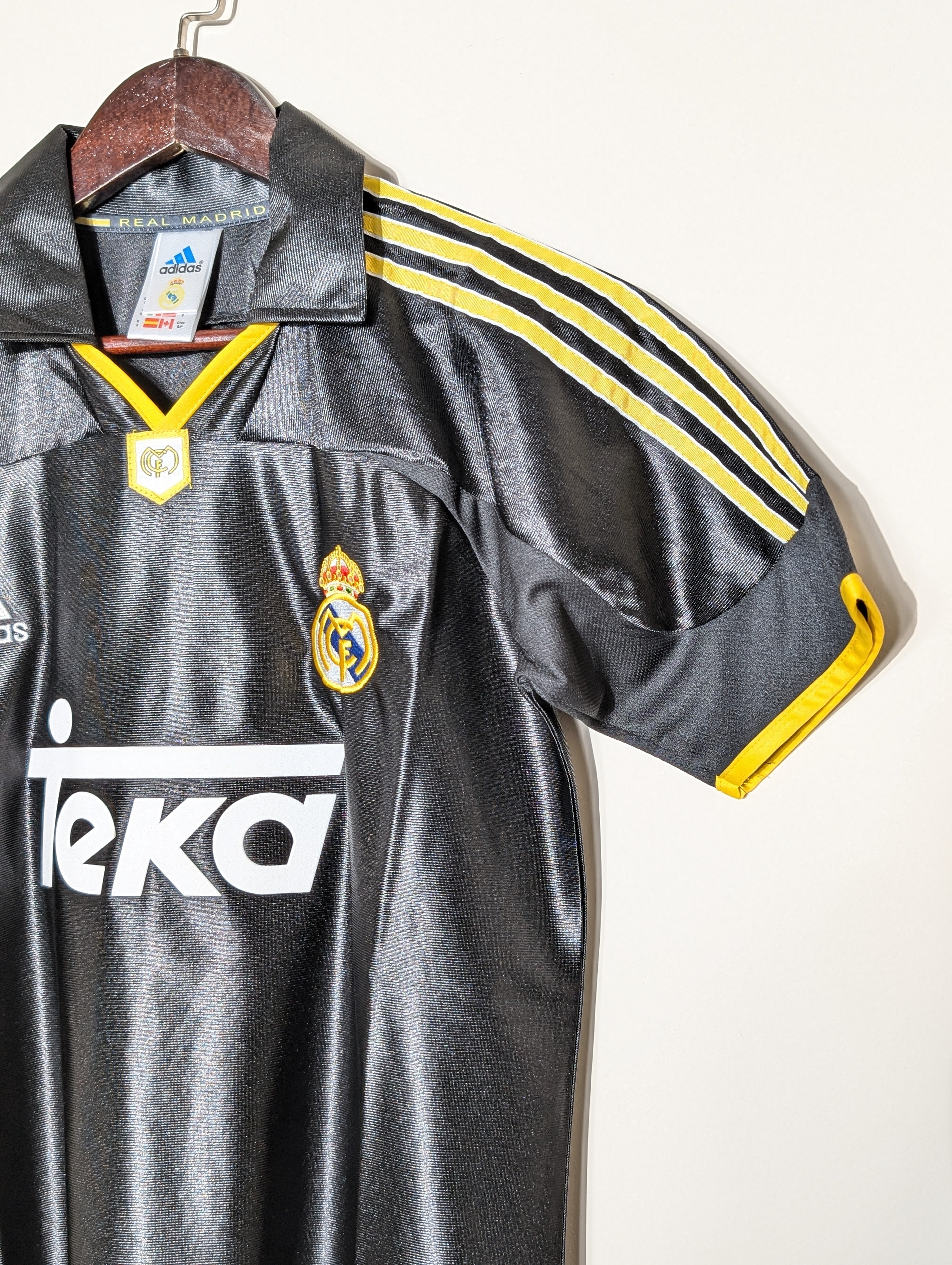 Real Madrid 1999/2000 Away Retro Kit