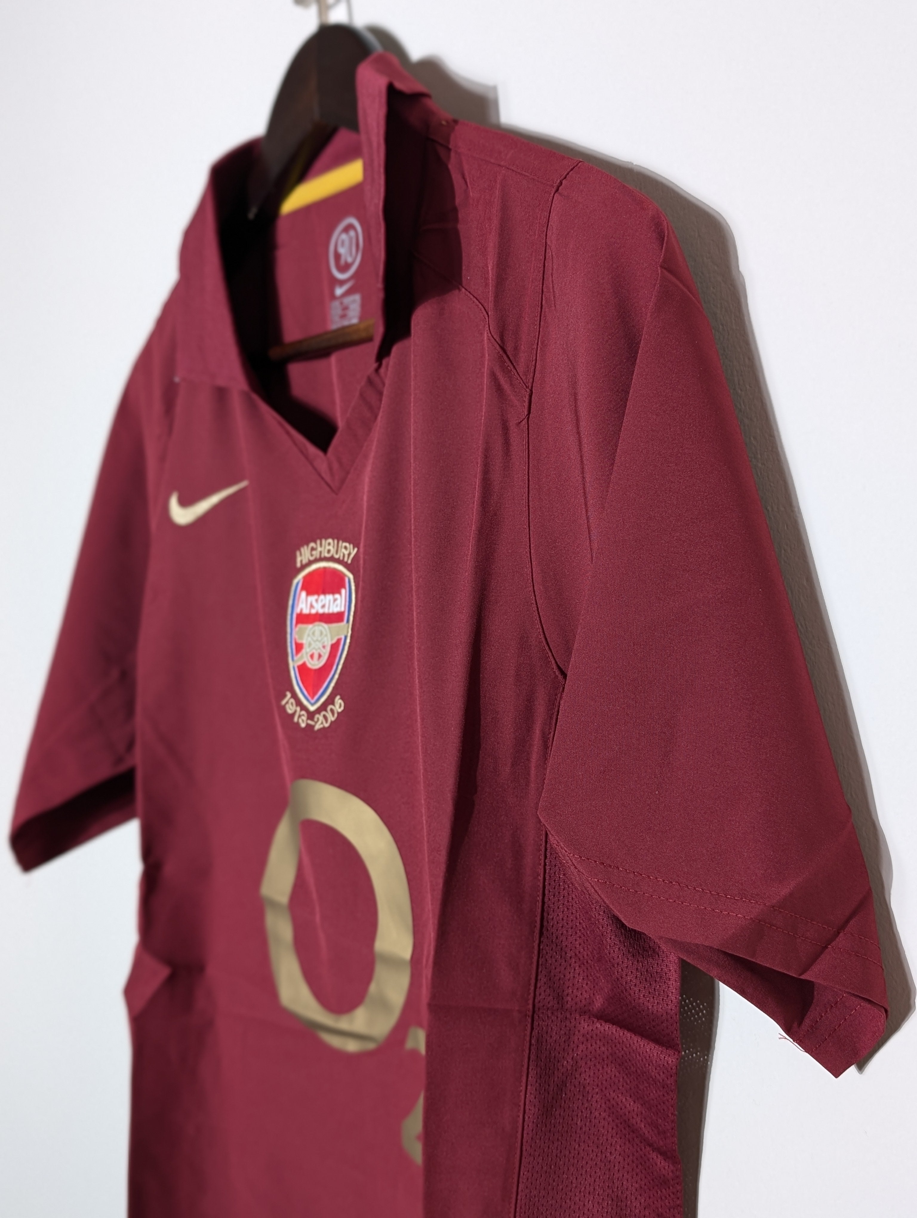 Arsenal 2005/06 Home Retro kit